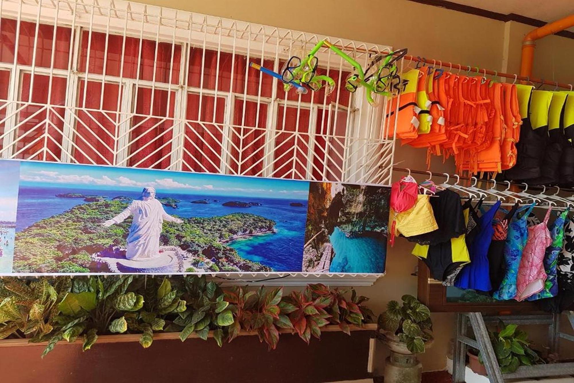 ホテル Fnt Transient House Near Hundred Islands アラミノス エクステリア 写真